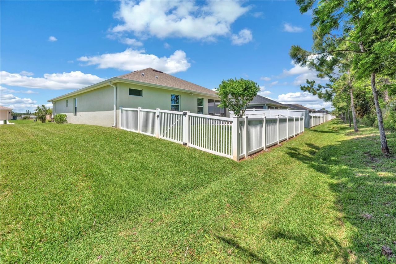 5018 33rd Avenue E, Palmetto, FL 34221 Photo
