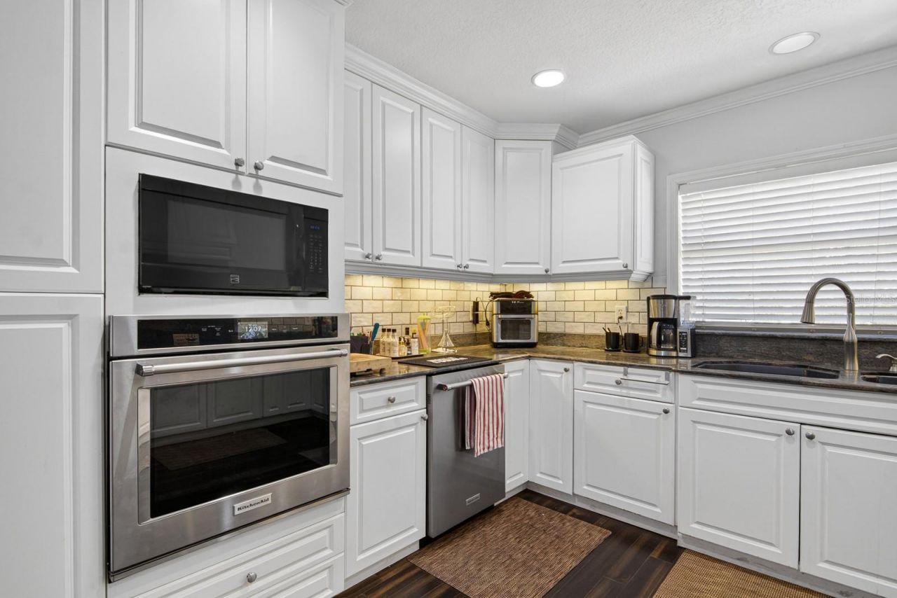 608 Vanderbaker Road, Temple Terrace, FL 33617 Photo