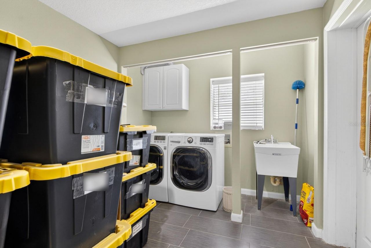 608 Vanderbaker Road, Temple Terrace, FL 33617 Photo