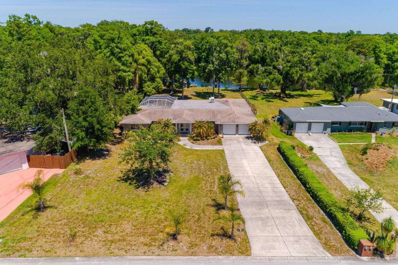 608 Vanderbaker Road, Temple Terrace, FL 33617 Photo