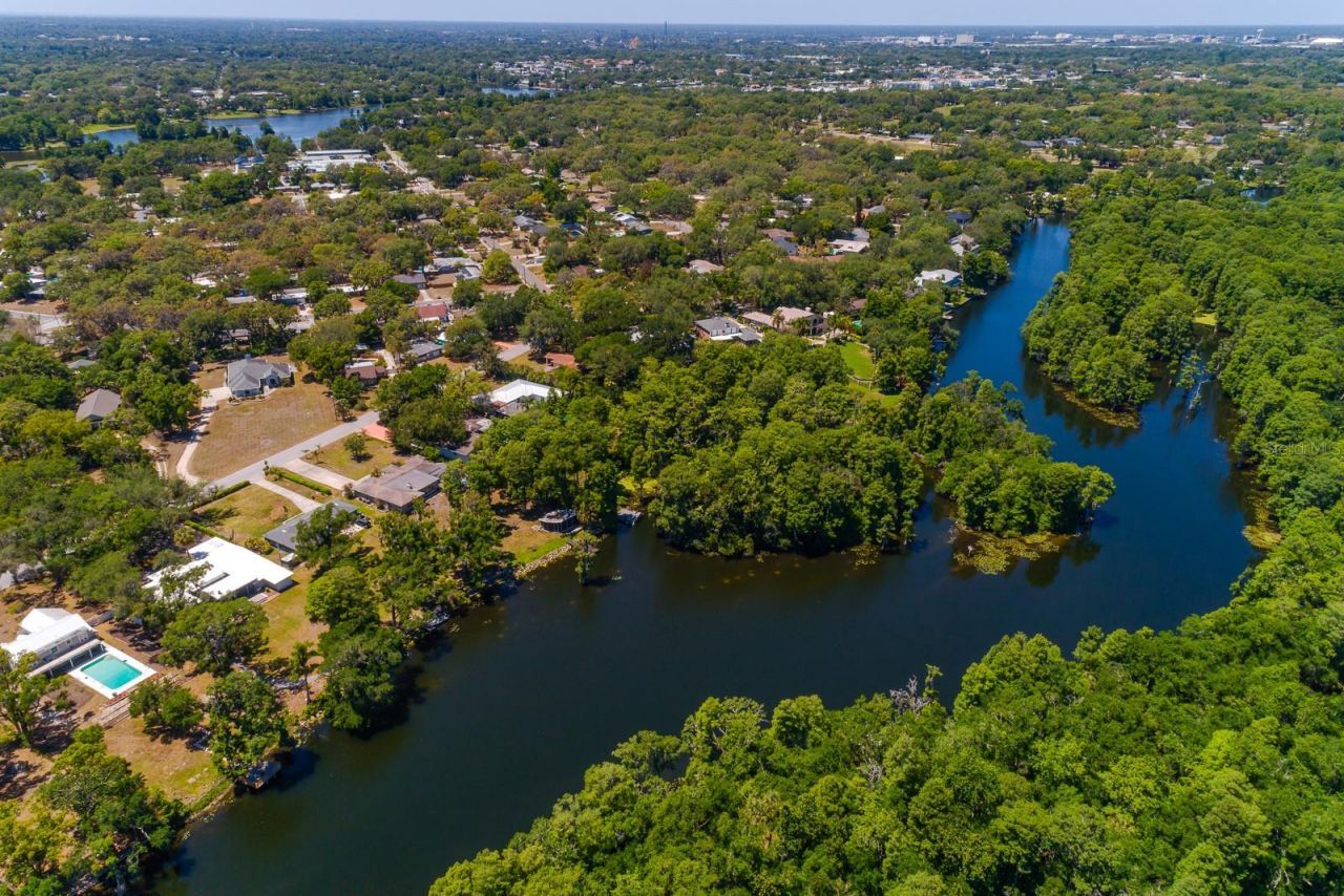 608 Vanderbaker Road, Temple Terrace, FL 33617 Photo