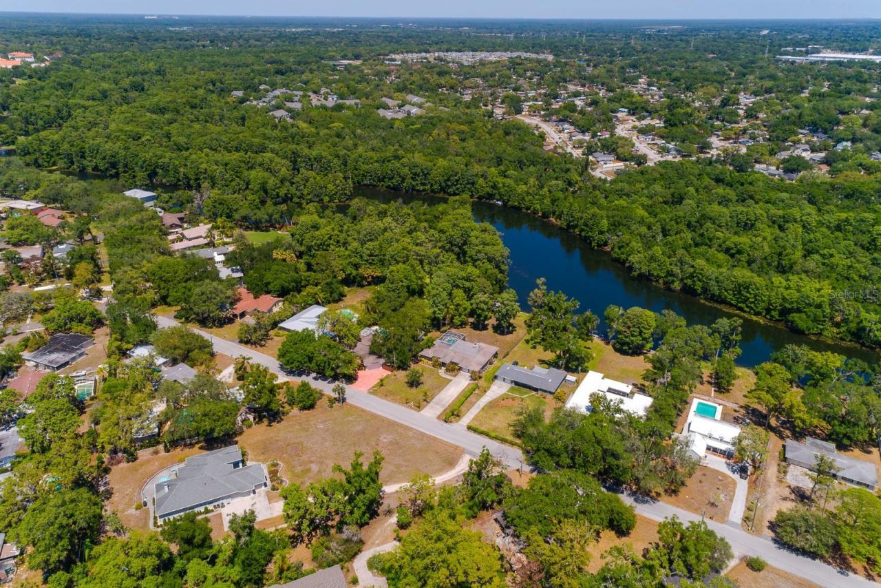 608 Vanderbaker Road, Temple Terrace, FL 33617 Photo