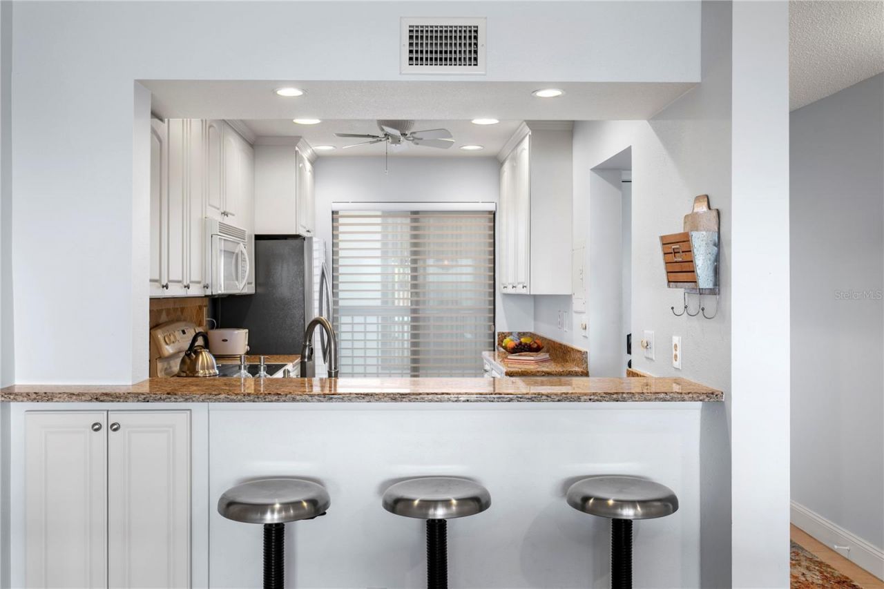 6104 Palma Del Mar Boulevard S, Unit 210, Saint Petersburg, FL 33715 Photo