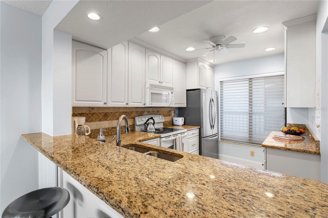 6104 Palma Del Mar Boulevard S, Unit 210, Saint Petersburg, FL 33715 Photo