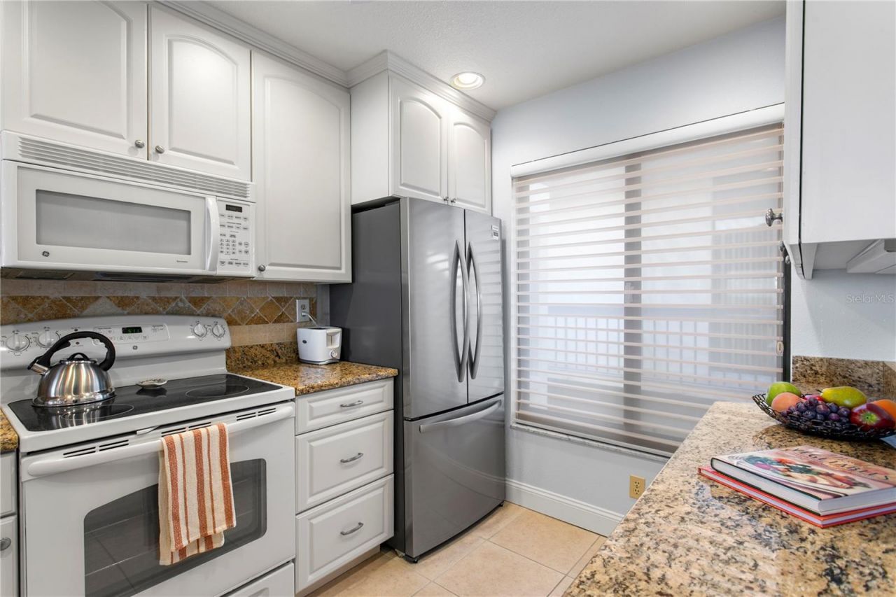 6104 Palma Del Mar Boulevard S, Unit 210, Saint Petersburg, FL 33715 Photo