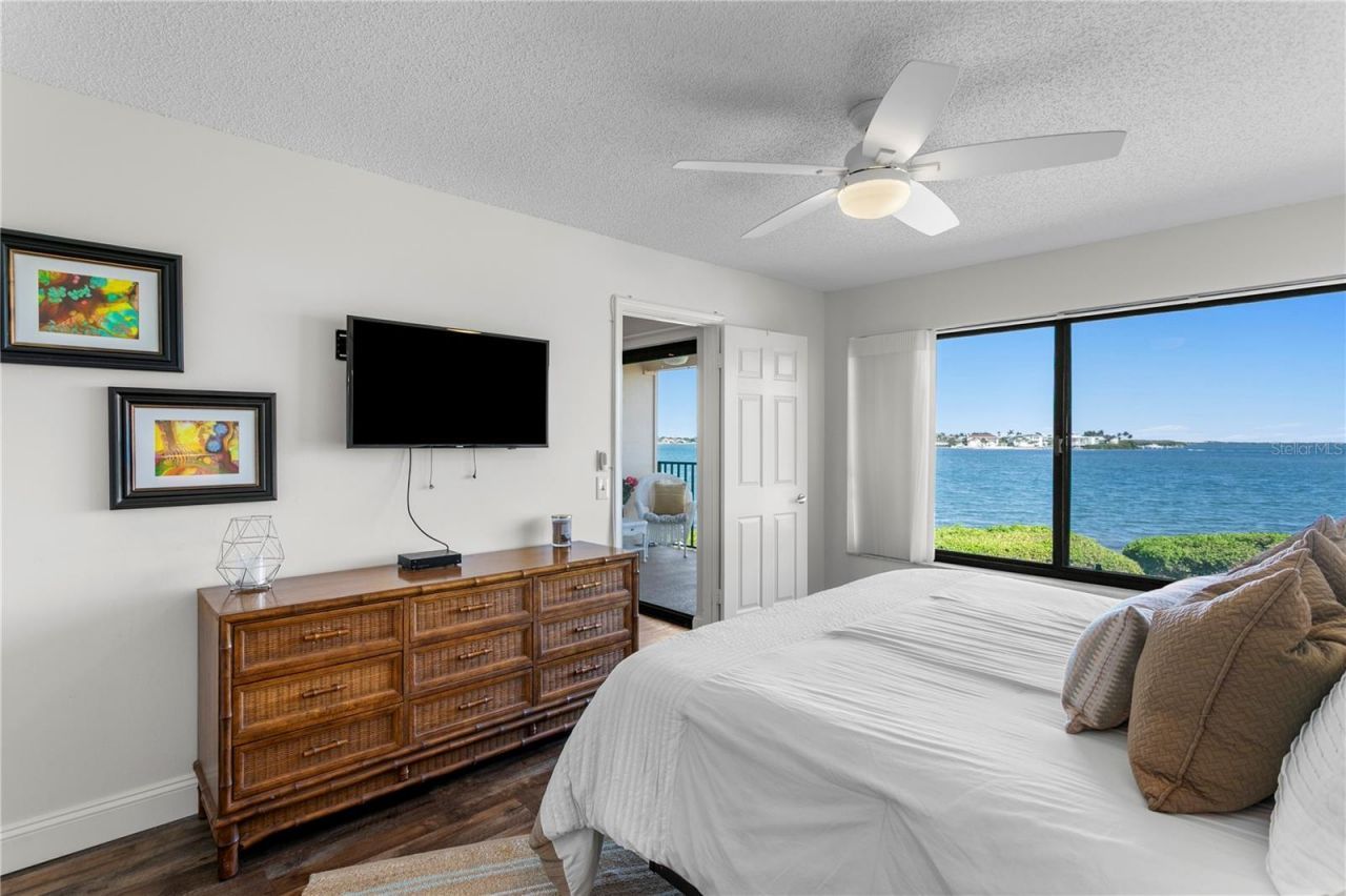 6104 Palma Del Mar Boulevard S, Unit 210, Saint Petersburg, FL 33715 Photo