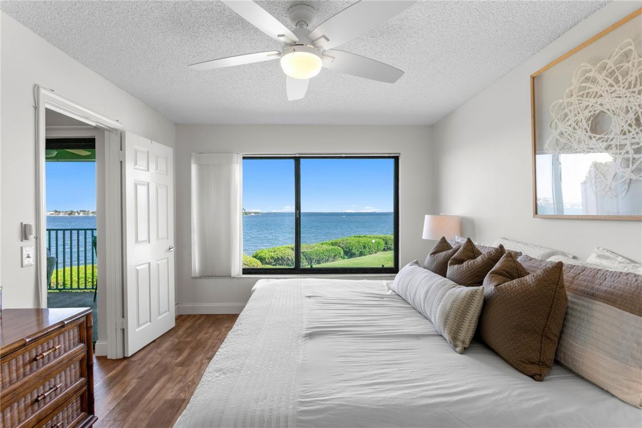 6104 Palma Del Mar Boulevard S, Unit 210, Saint Petersburg, FL 33715 Photo