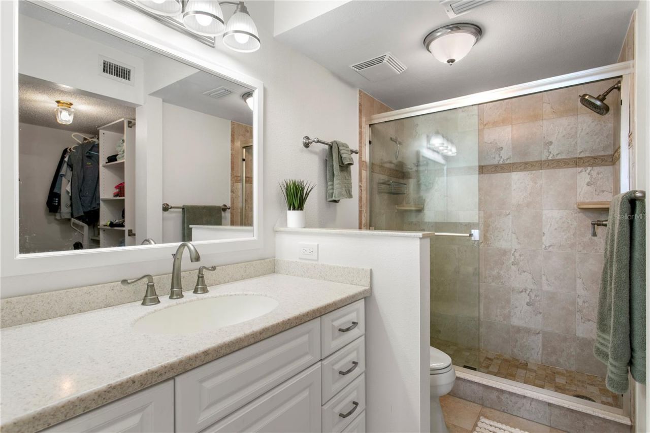 6104 Palma Del Mar Boulevard S, Unit 210, Saint Petersburg, FL 33715 Photo