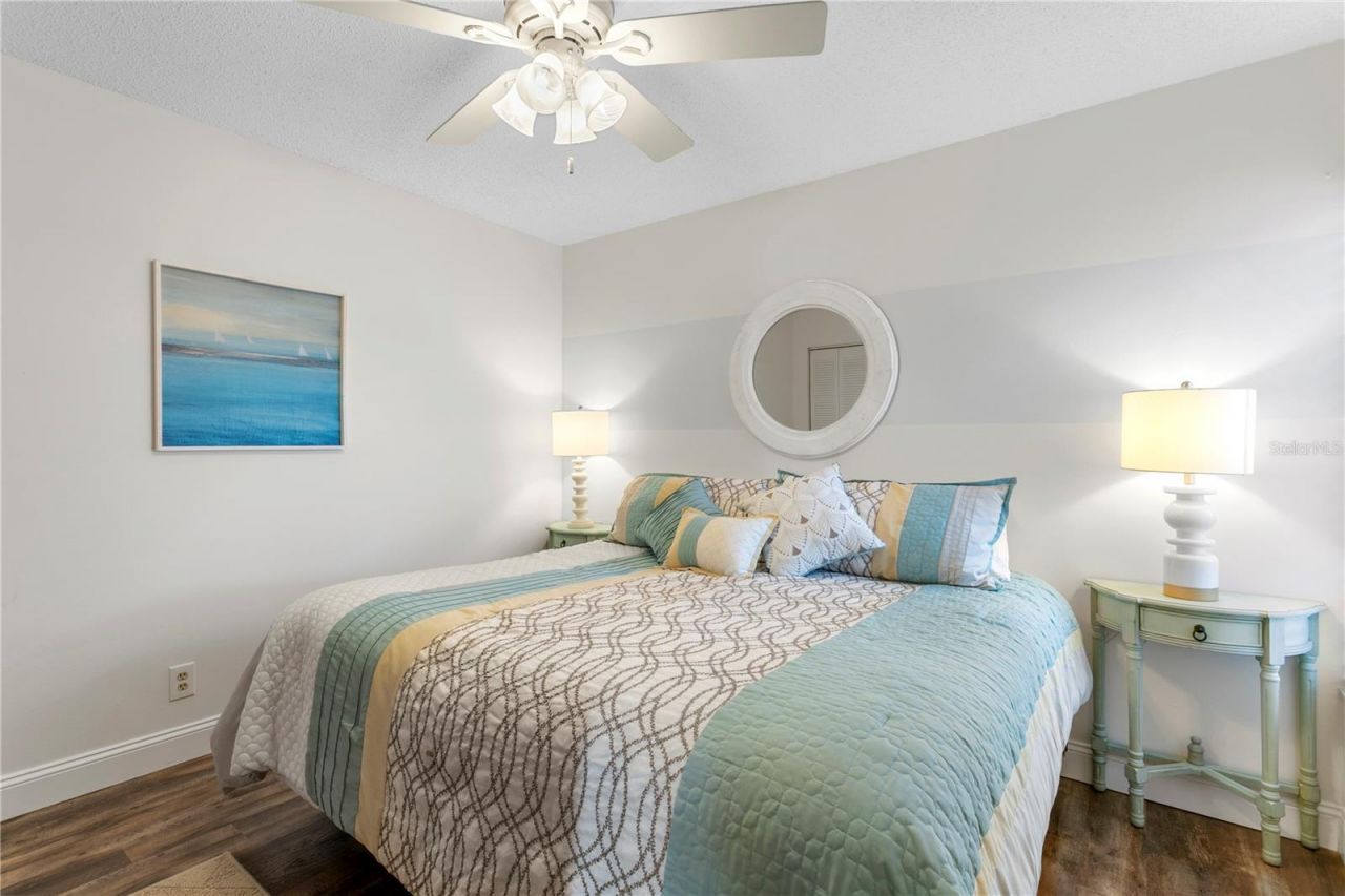 6104 Palma Del Mar Boulevard S, Unit 210, Saint Petersburg, FL 33715 Photo