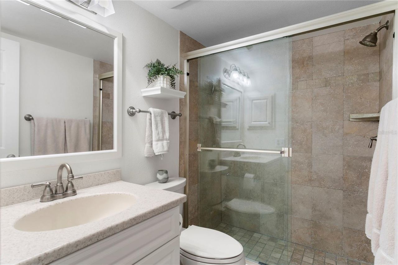 6104 Palma Del Mar Boulevard S, Unit 210, Saint Petersburg, FL 33715 Photo