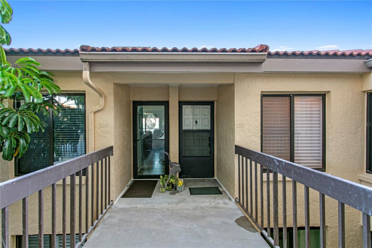 6104 Palma Del Mar Boulevard S, Unit 210, Saint Petersburg, FL 33715 Photo