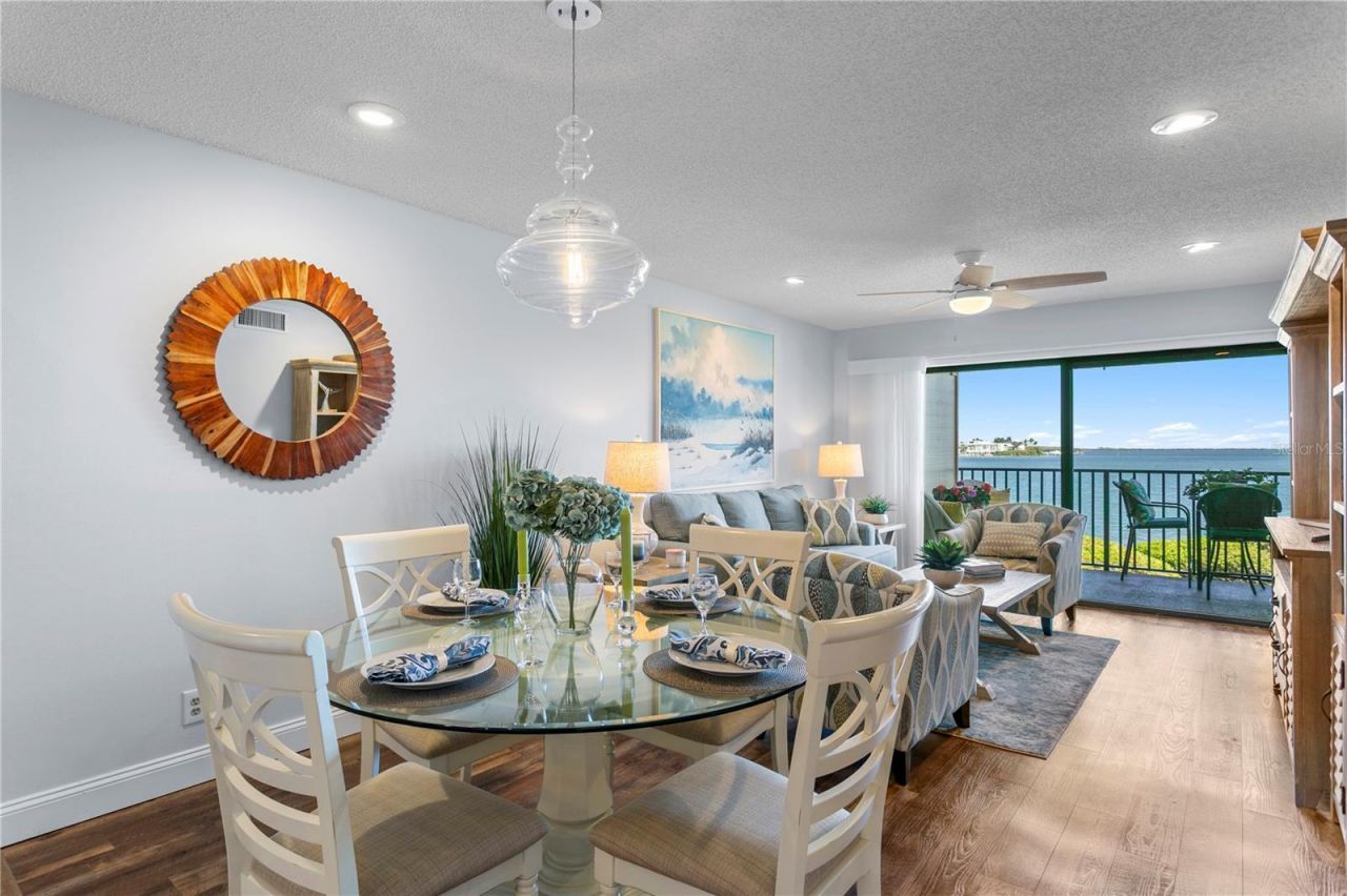 6104 Palma Del Mar Boulevard S, Unit 210, Saint Petersburg, FL 33715 Photo