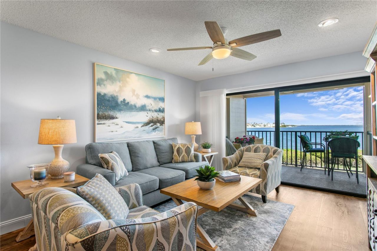6104 Palma Del Mar Boulevard S, Unit 210, Saint Petersburg, FL 33715 Photo