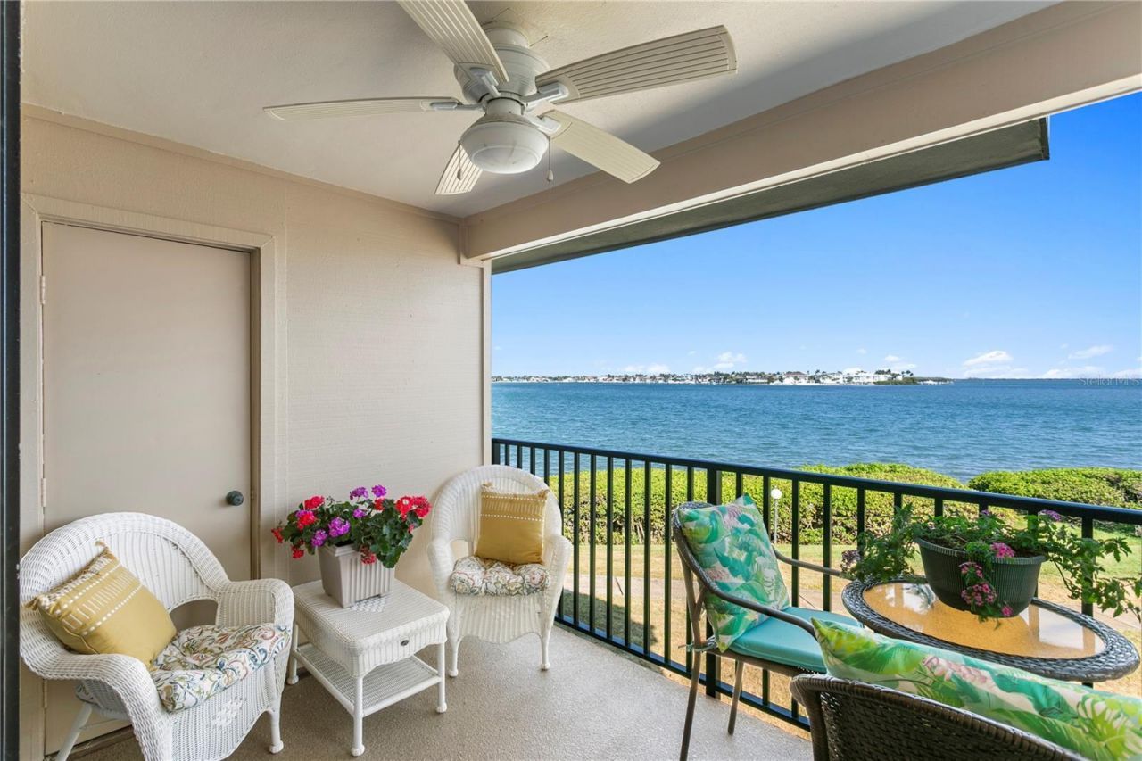 6104 Palma Del Mar Boulevard S, Unit 210, Saint Petersburg, FL 33715 Photo