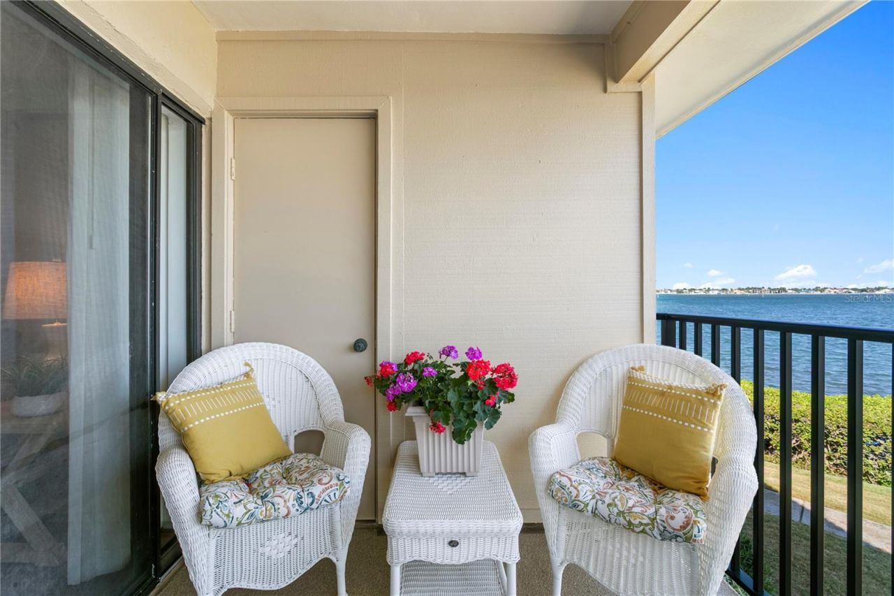 6104 Palma Del Mar Boulevard S, Unit 210, Saint Petersburg, FL 33715 Photo