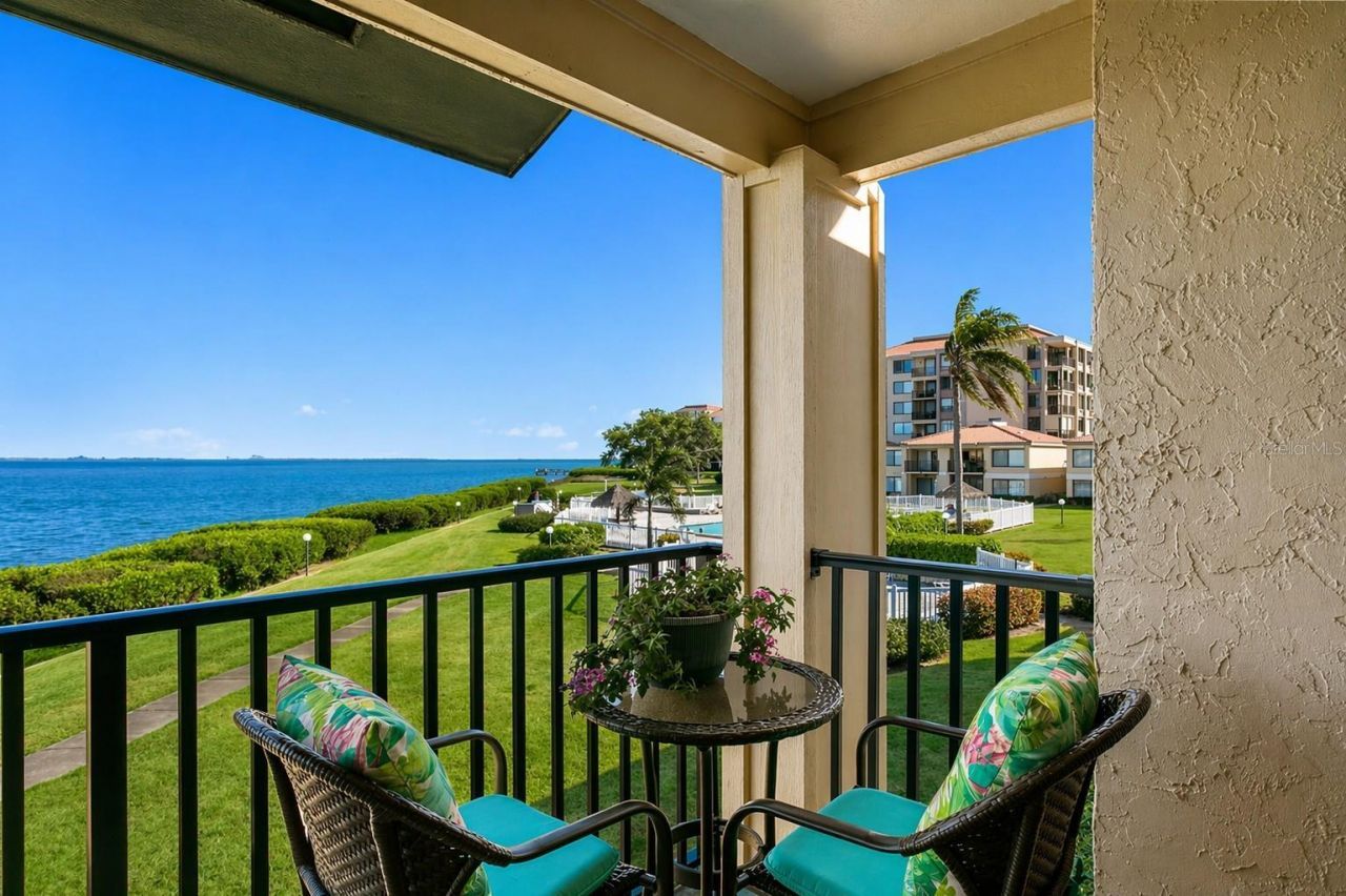 6104 Palma Del Mar Boulevard S, Unit 210, Saint Petersburg, FL 33715 Photo