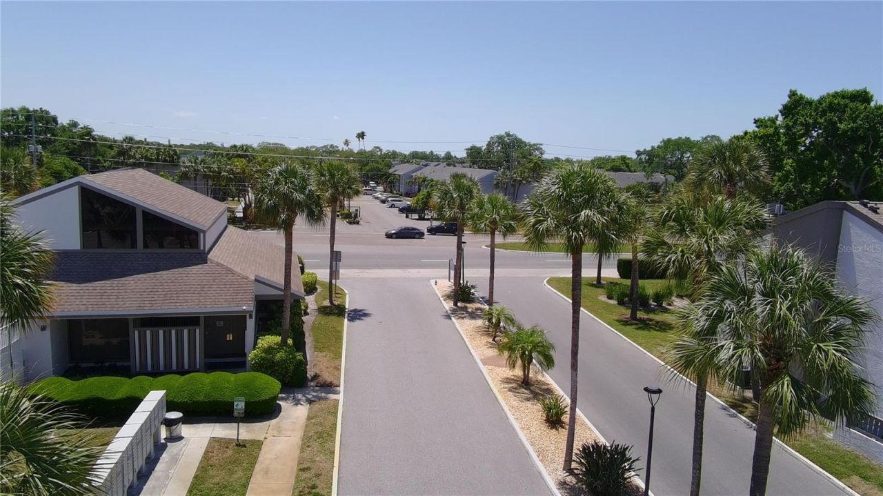 2117 Lakewood Club Drive S, Unit 7A, Saint Petersburg, FL 33712 Photo