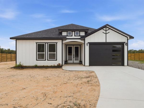 123 Los Robles RD , Elgin, TX 78621