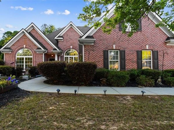 711 Ashley Wilkes Way, Loganville, GA 30052