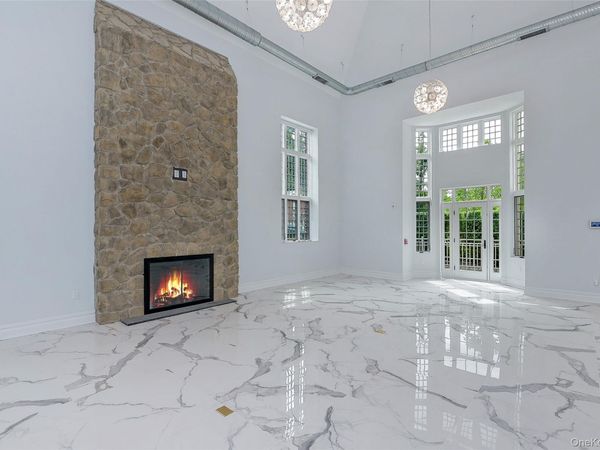 2 Weaver Street, Unit 12, Scarsdale, NY 10583