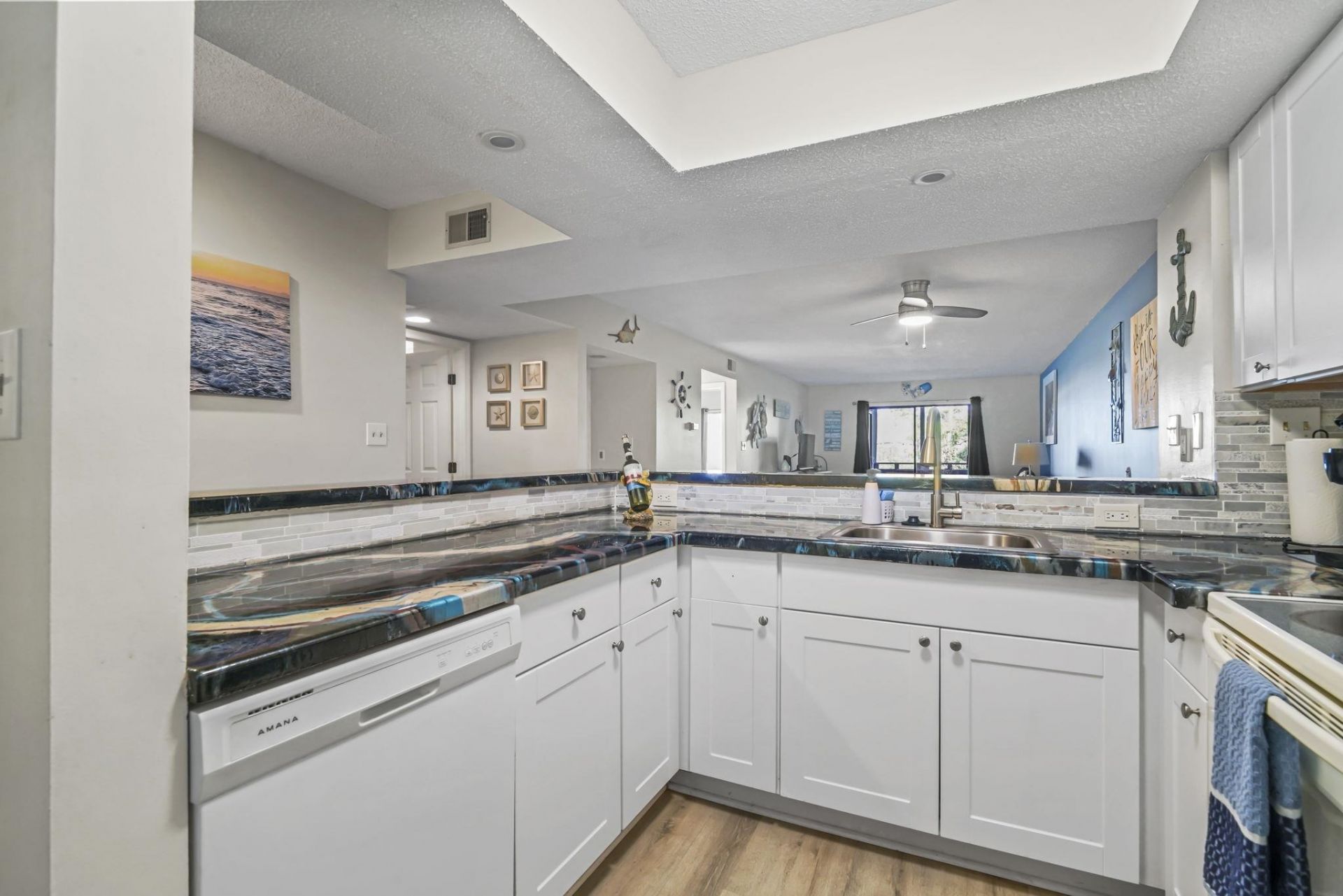 250 Maison Dr.  Photo 10