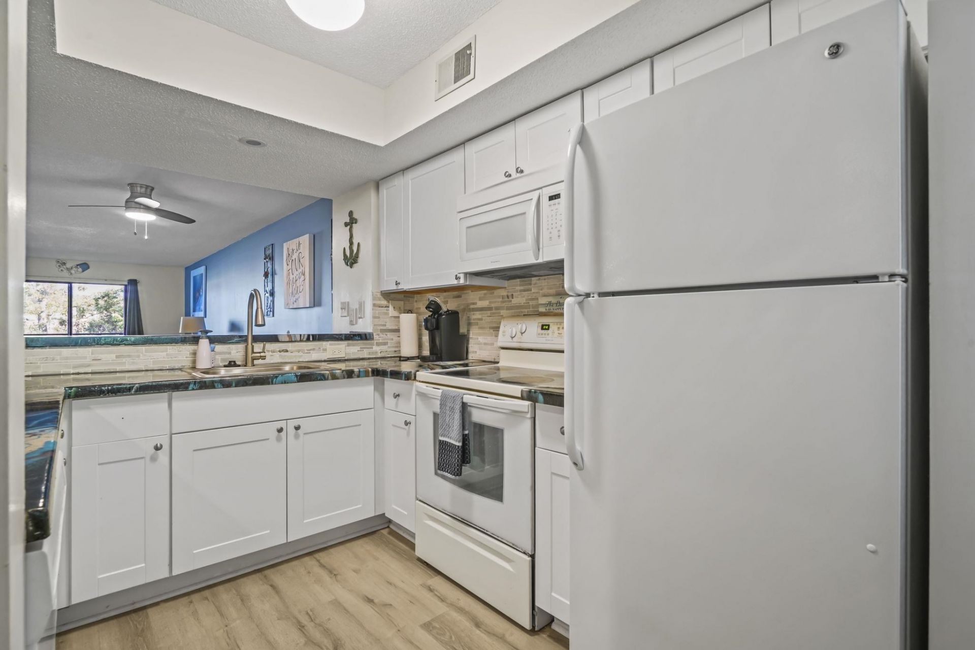 250 Maison Dr.  Photo 11