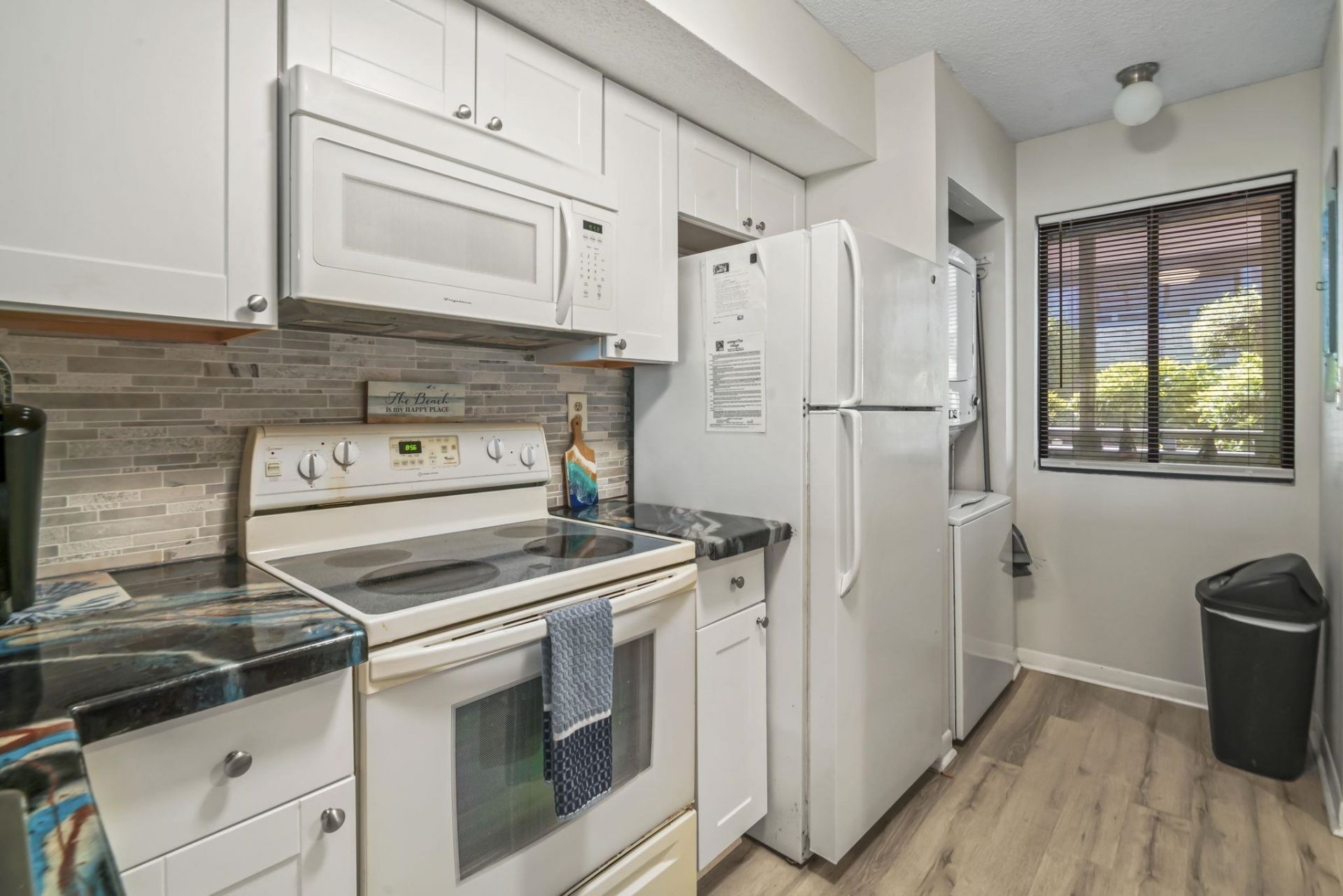 250 Maison Dr.  Photo 14