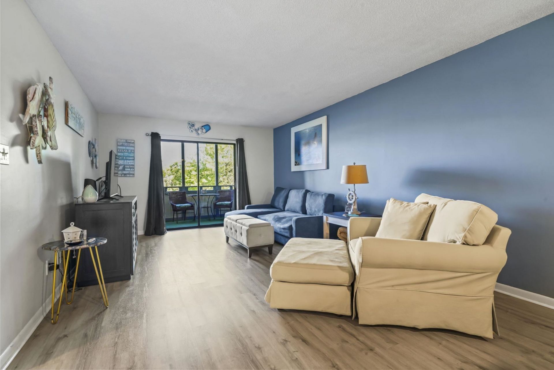 250 Maison Dr.  Photo 17