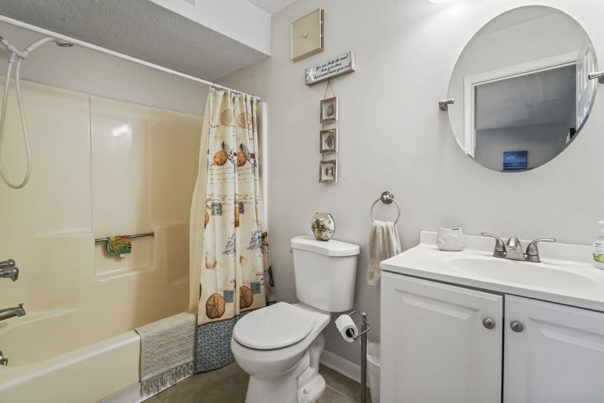 250 Maison Dr.  Photo 28