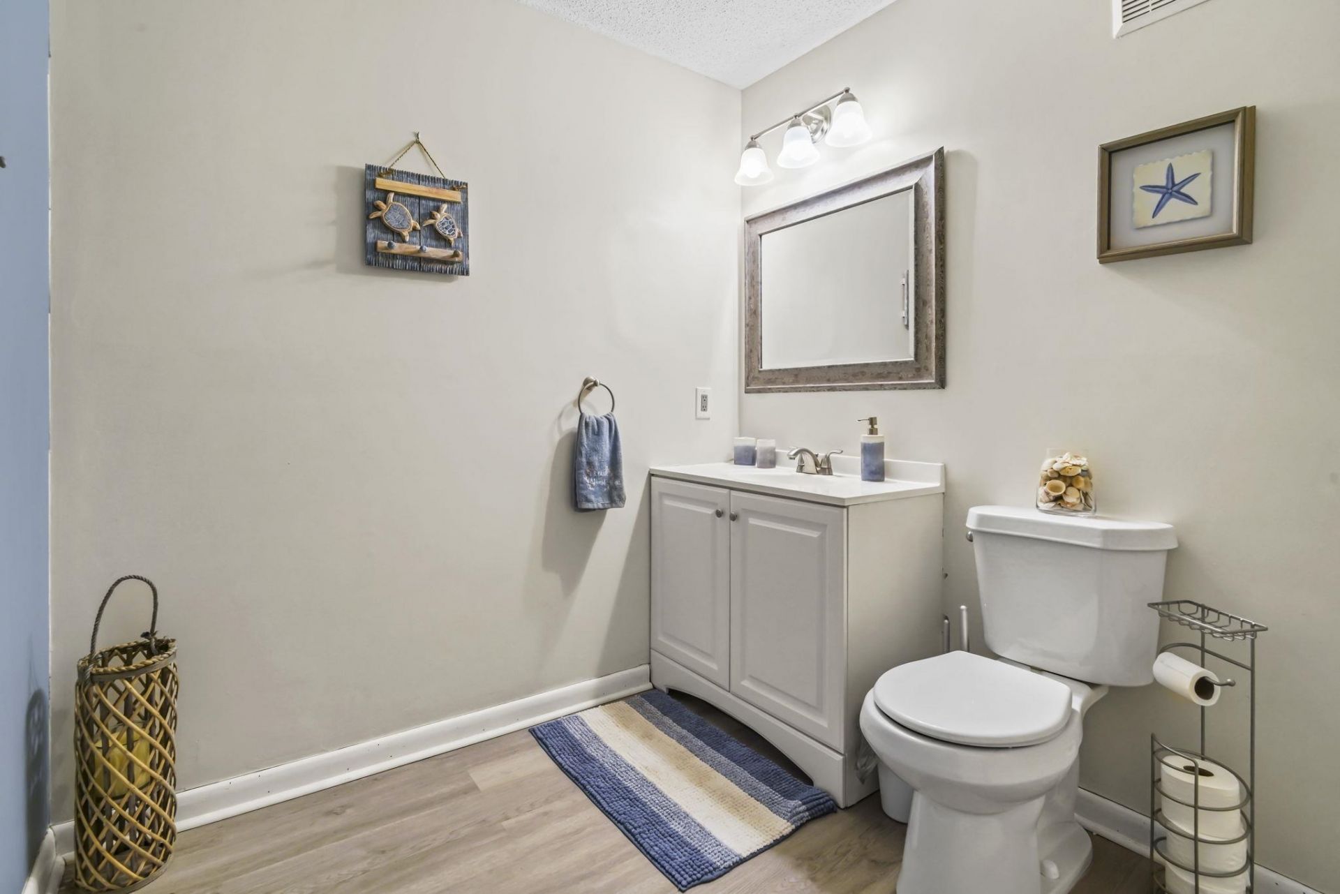 250 Maison Dr.  Photo 33