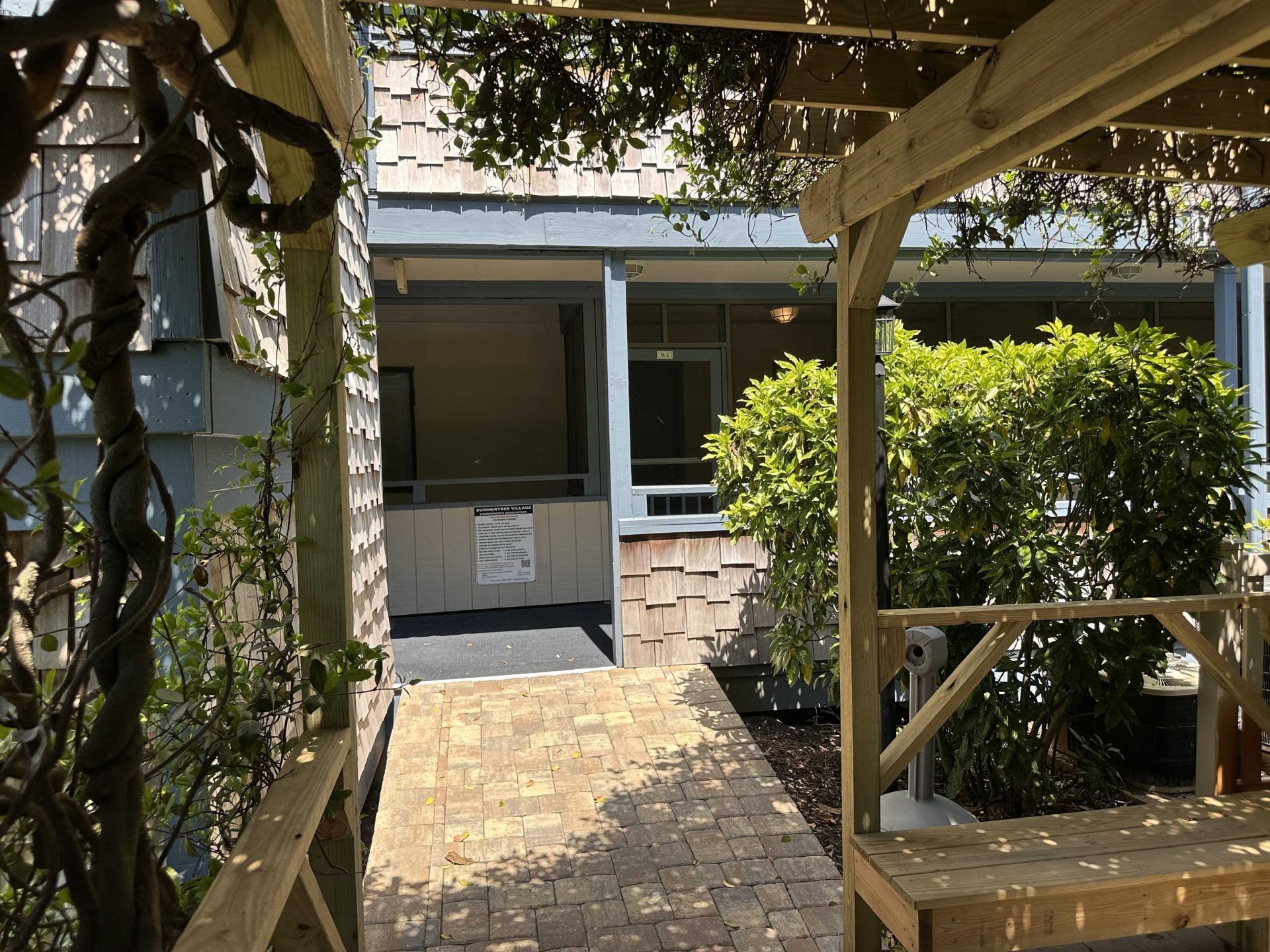 250 Maison Dr.  Photo 4