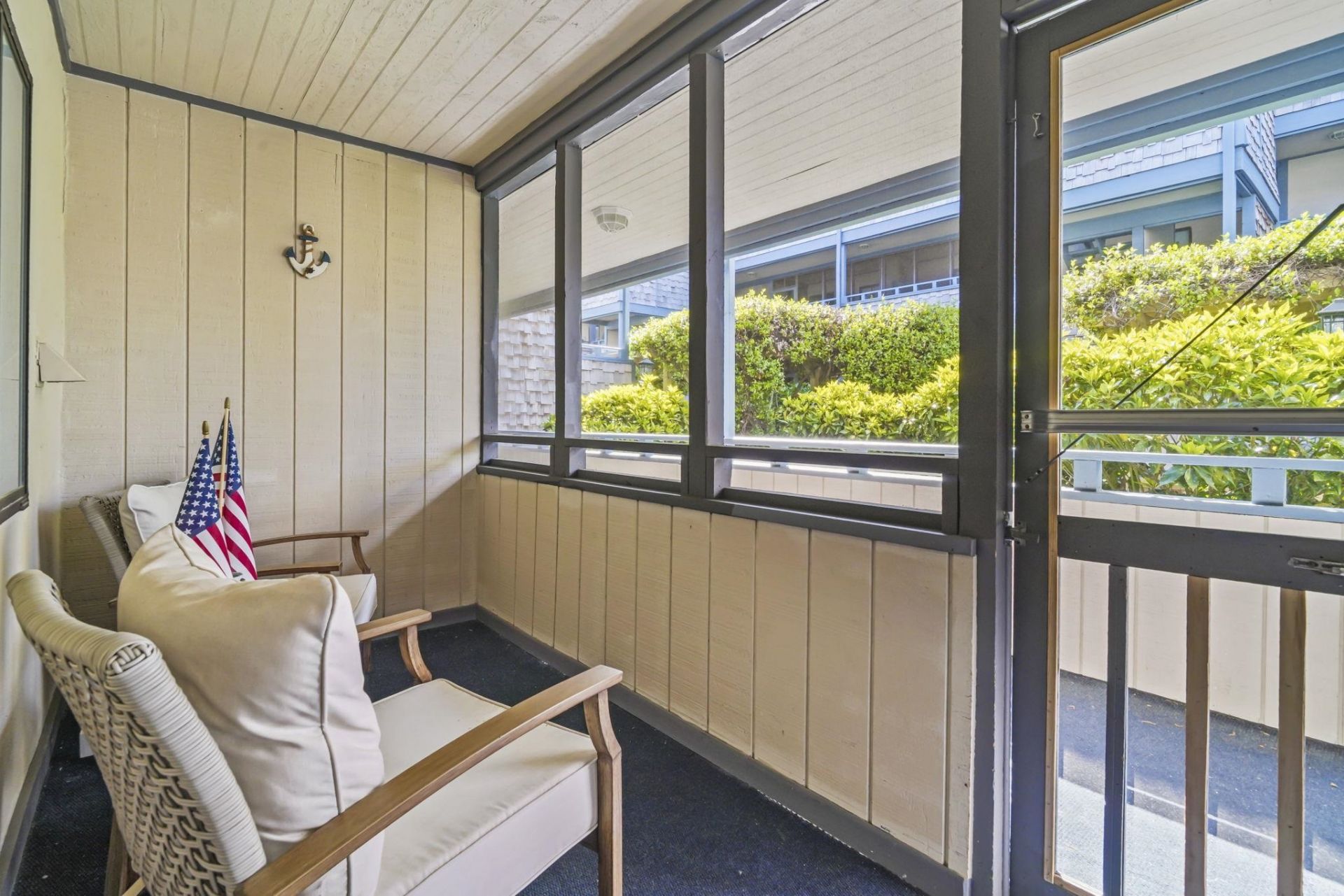 250 Maison Dr.  Photo 6