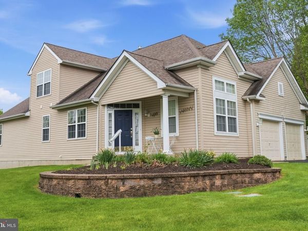 35 ZINNIA WAY, LANGHORNE, PA 19047