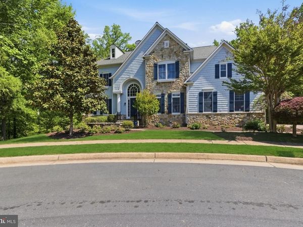 1401 HIDDEN HILL, VIENNA, VA 22182