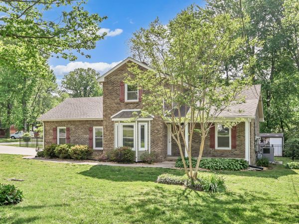 2803 Prince Dr, Clarksville, TN 37043