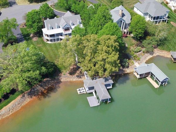 145 Bridleridge RD , Penhook, VA 24137