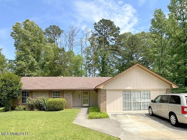 232 Forest Valley Drive, Jackson, MS 39212