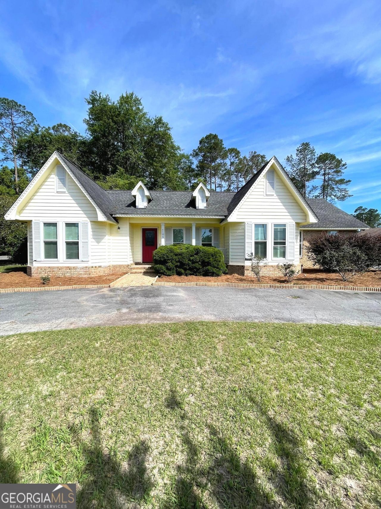 1104 Lakeview Drive, Blackshear, GA 31516 Main Photo