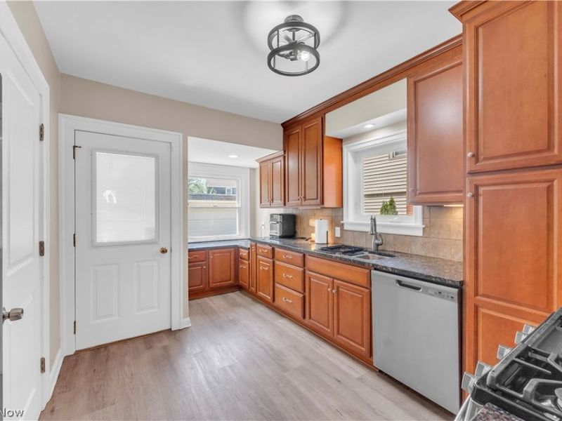 3566 Grosvenor Road , Cleveland Heights, OH 44118 Photo 13