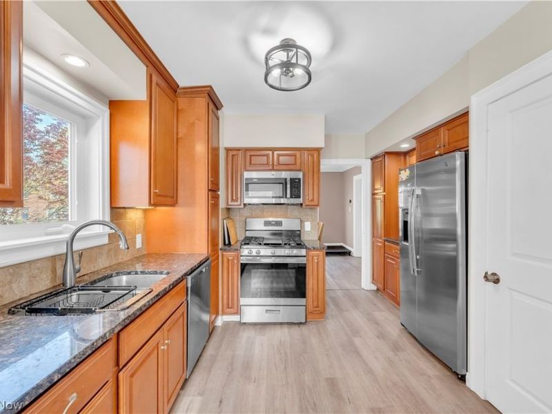 3566 Grosvenor Road , Cleveland Heights, OH 44118 Photo 14