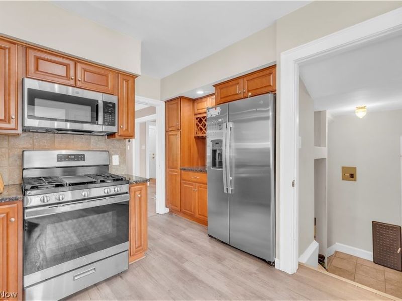 3566 Grosvenor Road , Cleveland Heights, OH 44118 Photo 15