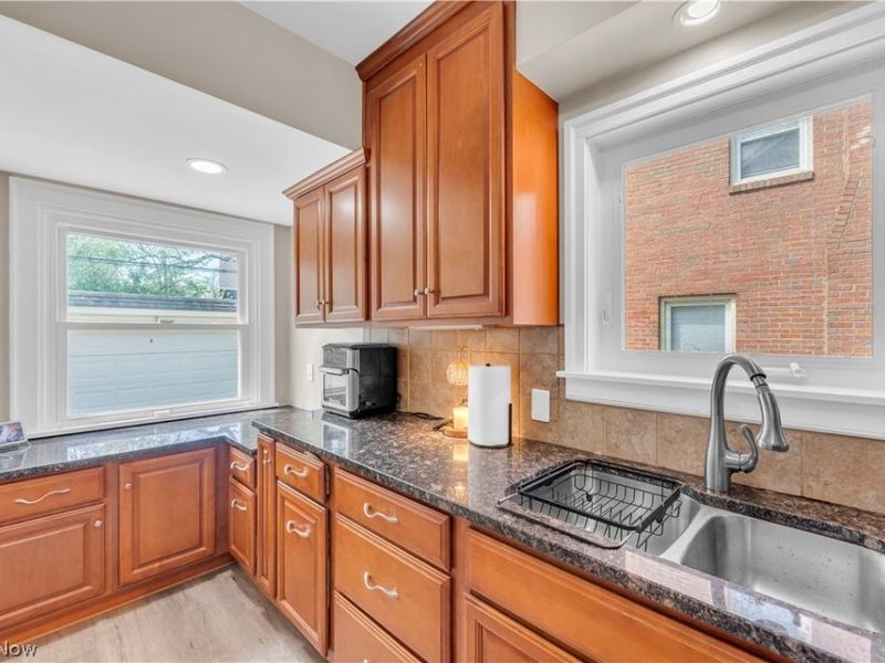 3566 Grosvenor Road , Cleveland Heights, OH 44118 Photo 16