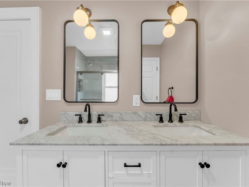 3566 Grosvenor Road , Cleveland Heights, OH 44118 Photo 21