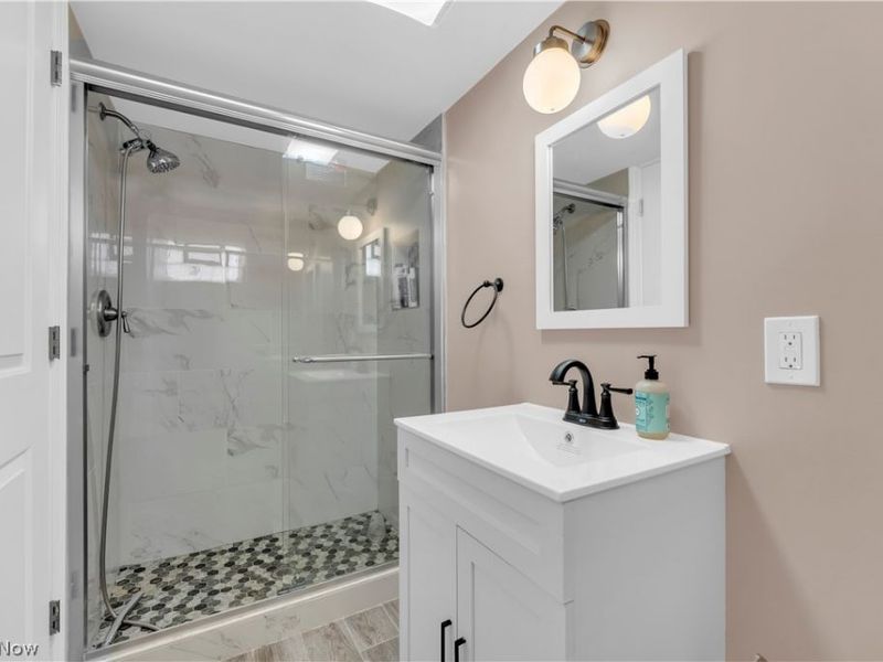 3566 Grosvenor Road , Cleveland Heights, OH 44118 Photo 34