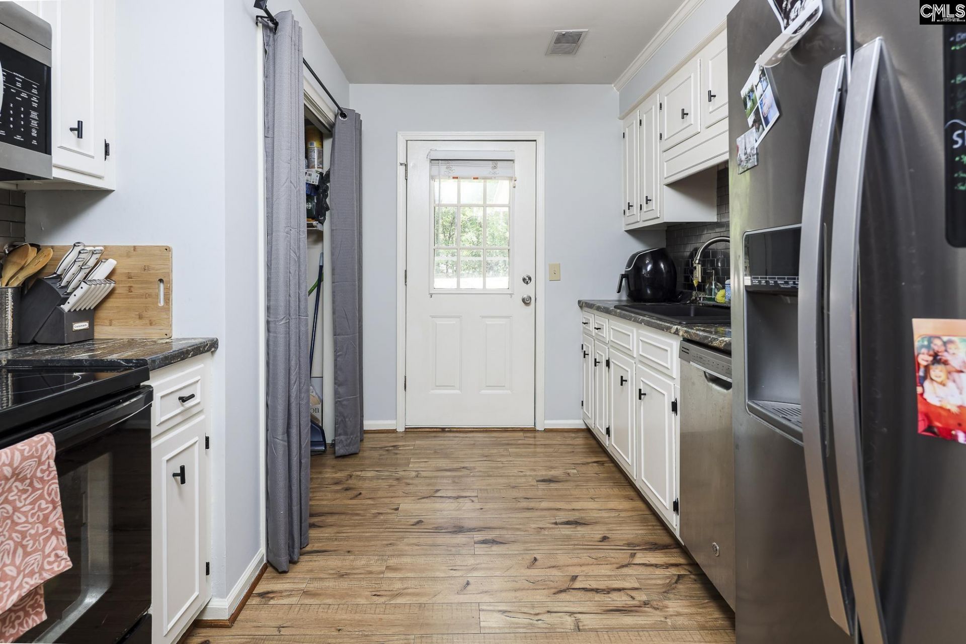 152 Thames Valley Court Photo 15