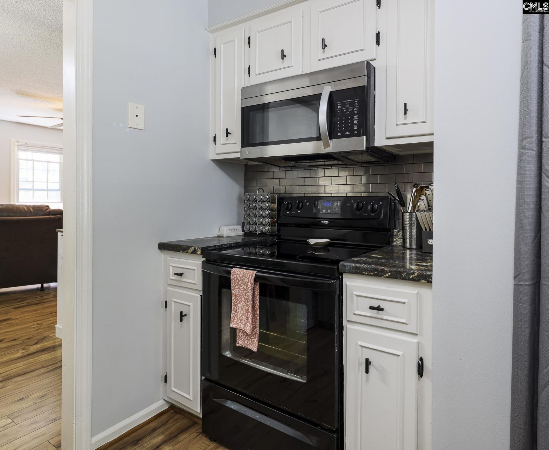 152 Thames Valley Court Photo 16