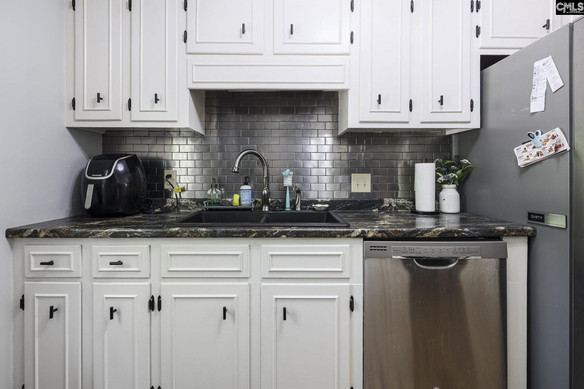 152 Thames Valley Court Photo 17