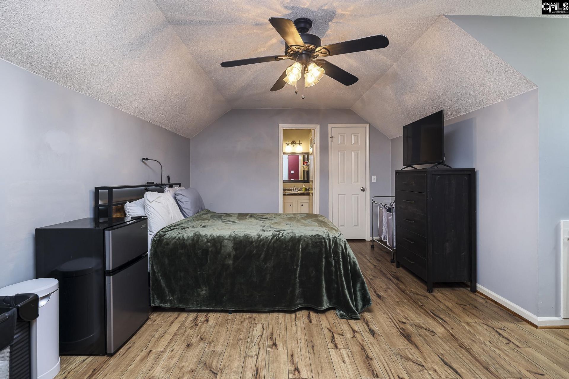 152 Thames Valley Court Photo 22