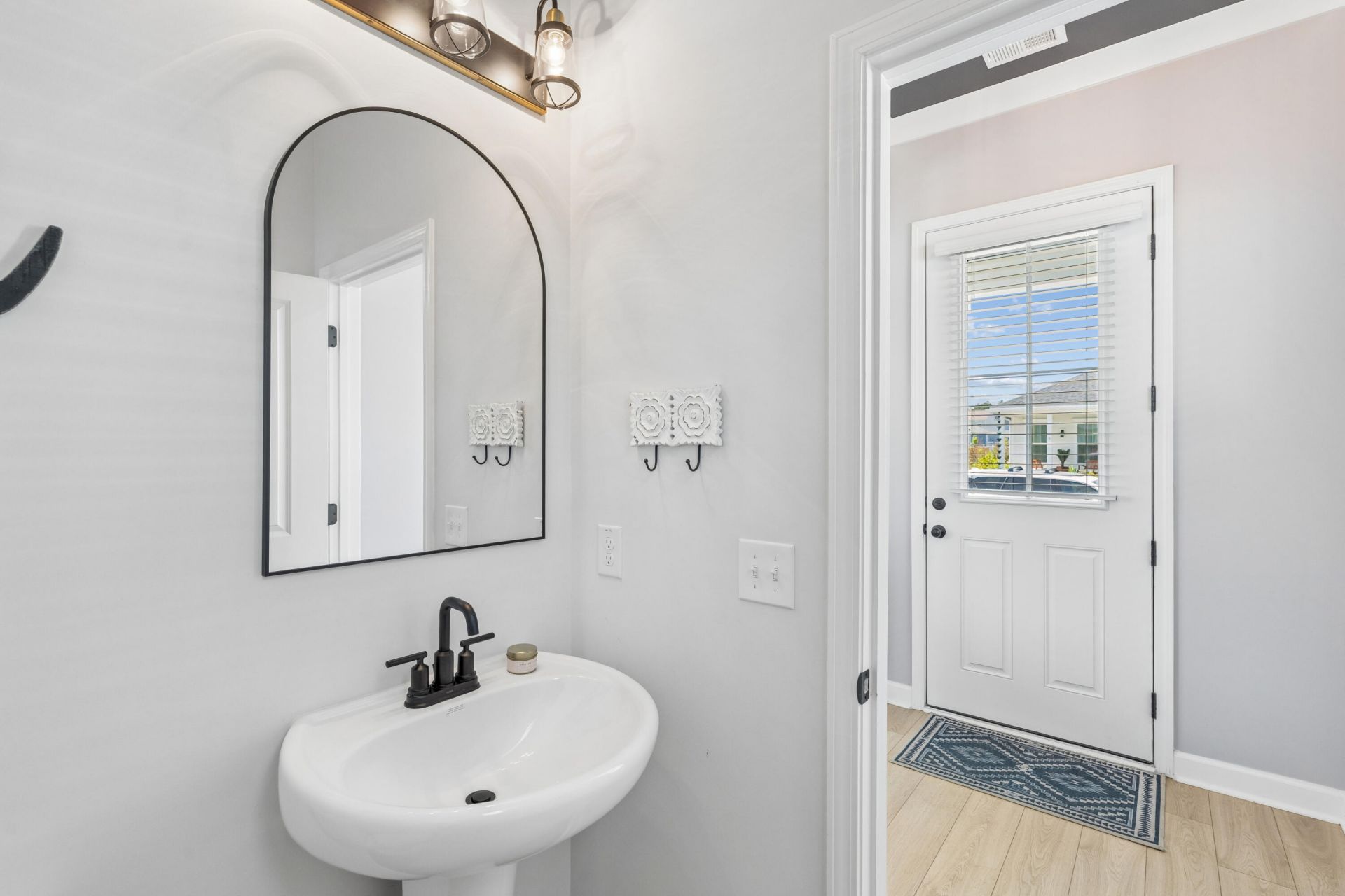 305 Eclipse Street Photo 29