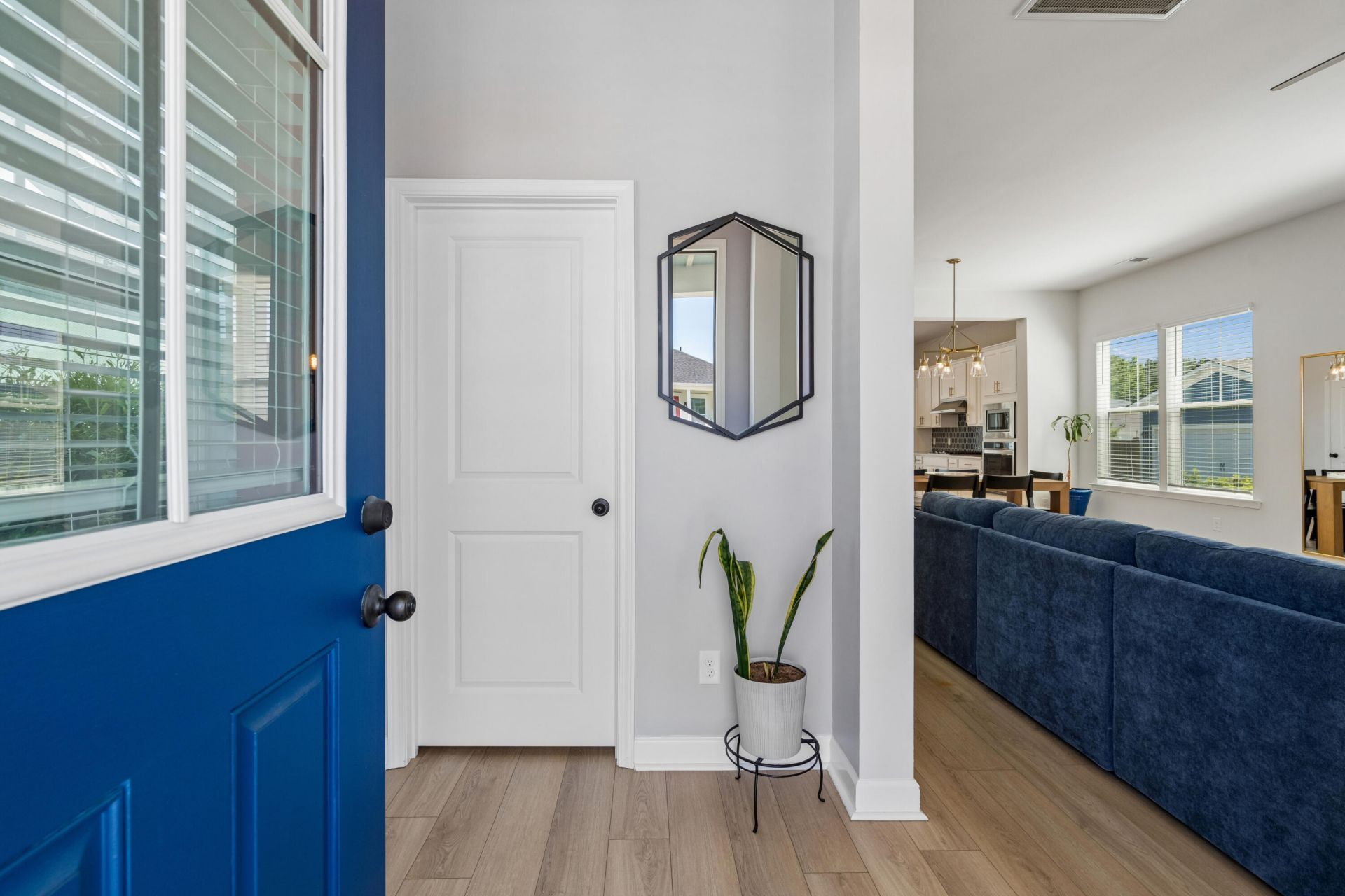 305 Eclipse Street Photo 4